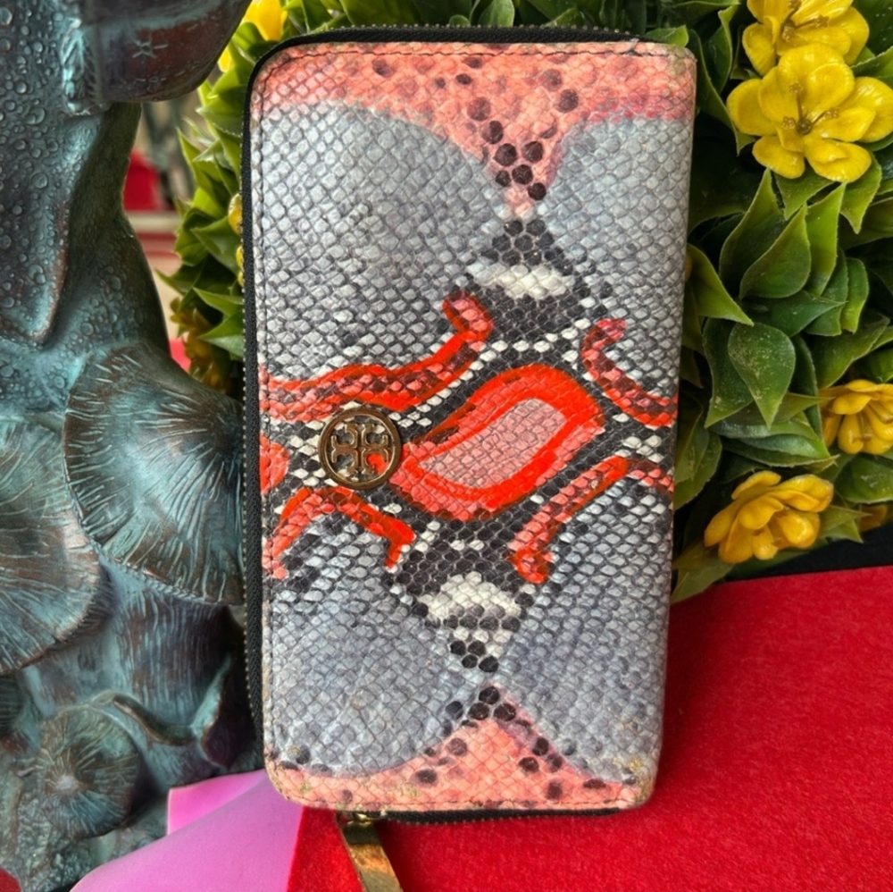 TORY BURCH snake Print Wallet - Picture 2 of 6